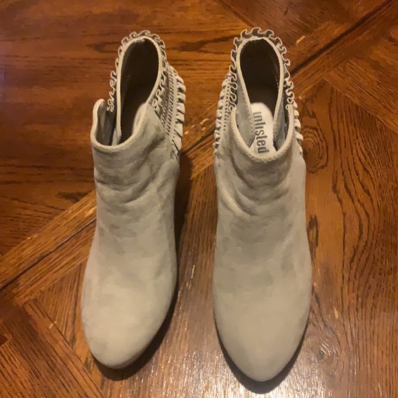 Authentic Unlisted Boots (kenneth cole production) - Picture 2 of 4